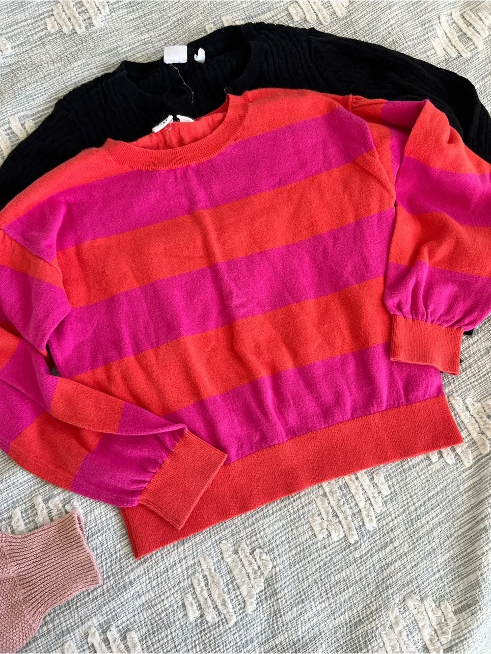 4 Crewneck Sweaters gap all size 8 girls